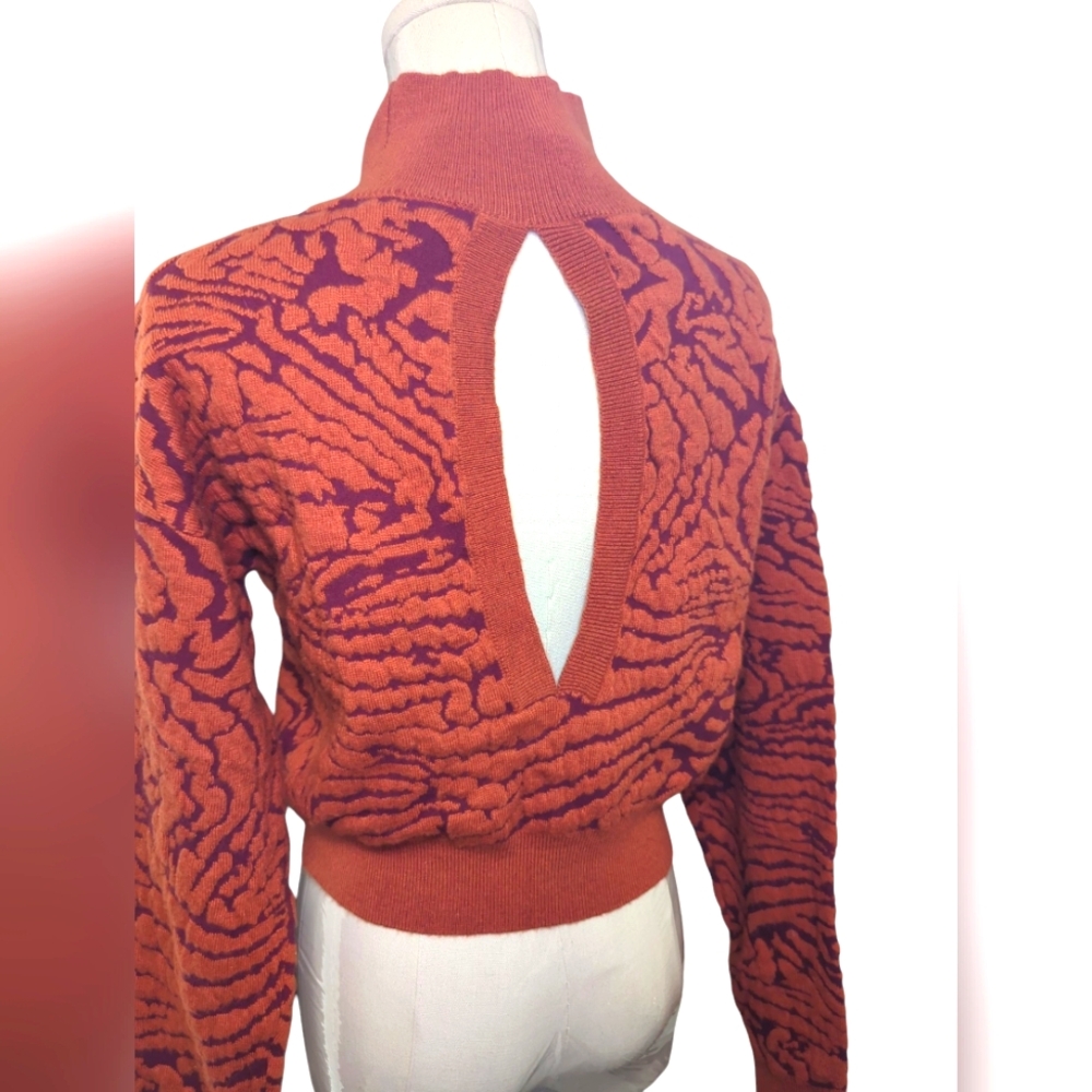 Kerisma Two-Tone Abstract "Tiger Puff" Pattern  Crop Sweater Size S/M